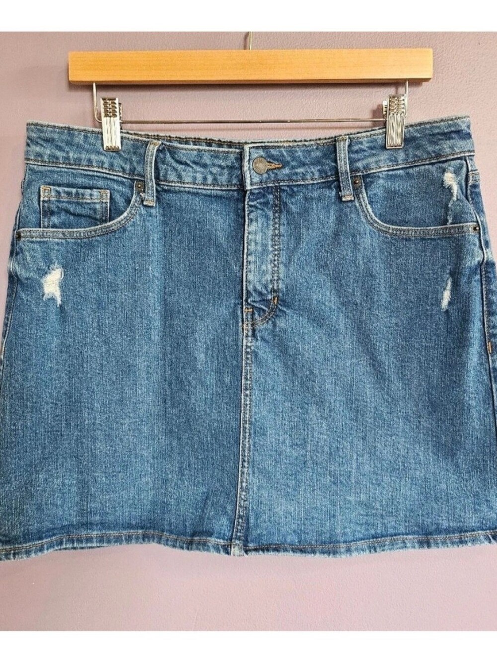 Old Navy Medium Wash Distressed Stretchy Denim Mini Skirt